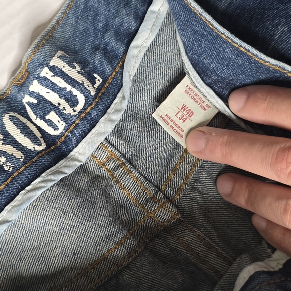 Rogue Y2K Distressed Jeans - Picture 2 of 3